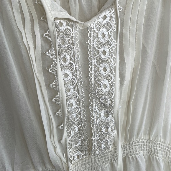Bohemian style top with lace - Picture 3 of 5